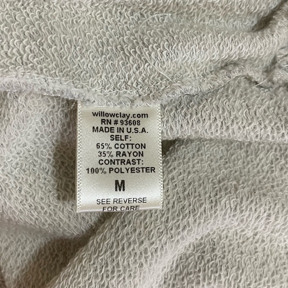 Women’s Willow & Clay gray crew neck sweatshirt with lace sleeves Medium - Picture 4 of 4